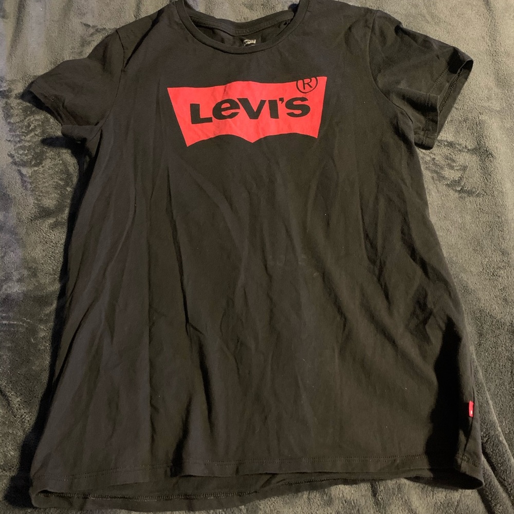levi’s tee